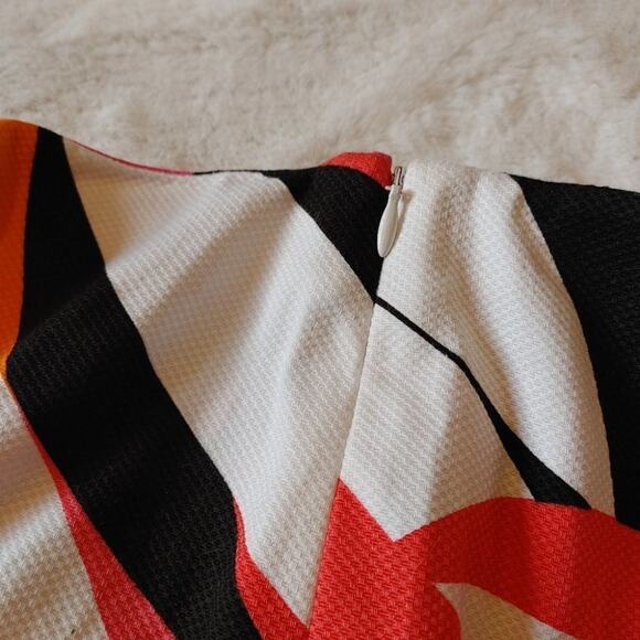 Evelyn Abstract Funky Fun NWOT Pants Size 8 Pink Retro White Black Zipper Side - Picture 12 of 12